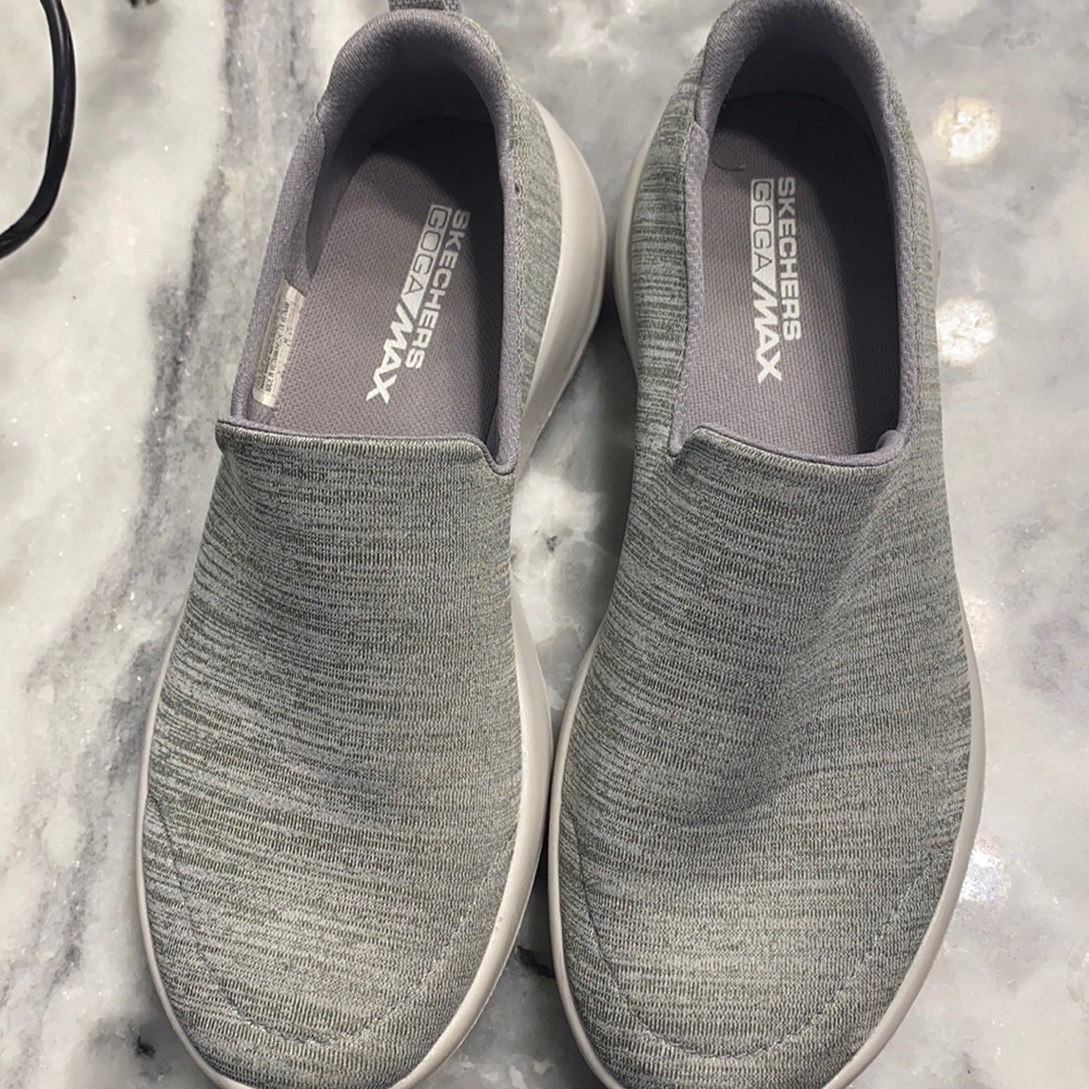 Skechers Goga max size 5.5